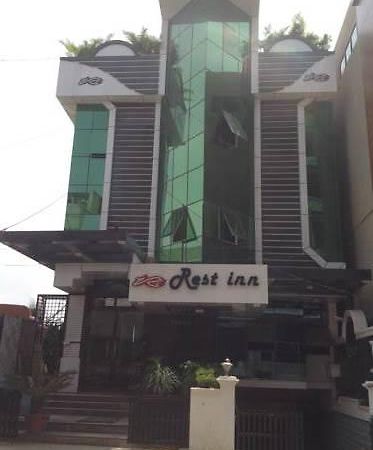 Hotel Rest Inn จิกมากาลูร์ ภายนอก รูปภาพ