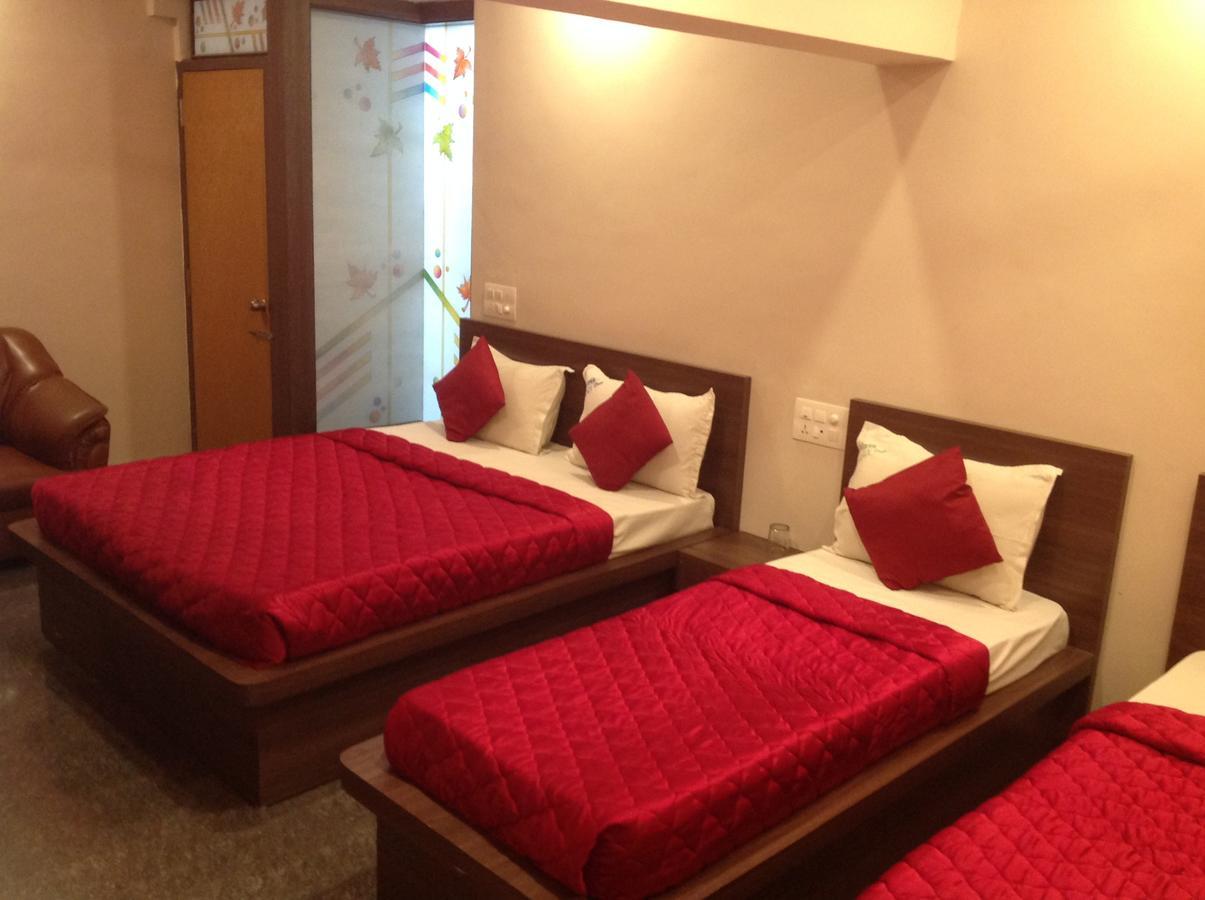 Hotel Rest Inn จิกมากาลูร์ ภายนอก รูปภาพ