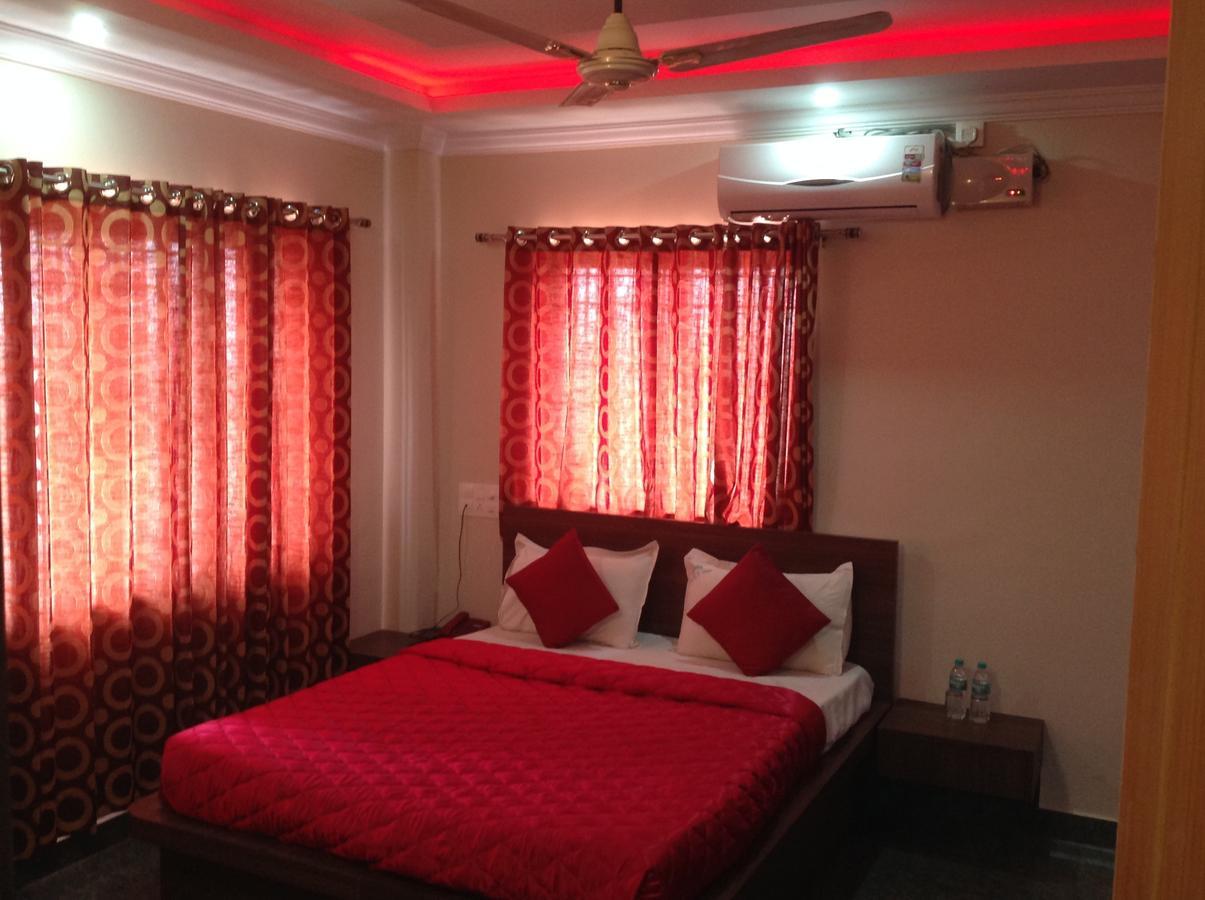 Hotel Rest Inn จิกมากาลูร์ ภายนอก รูปภาพ